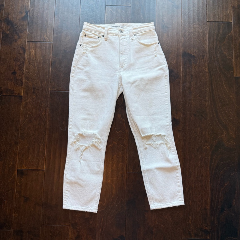 Abercrombie & Fitch High Rise Mom Jean White Size 26
